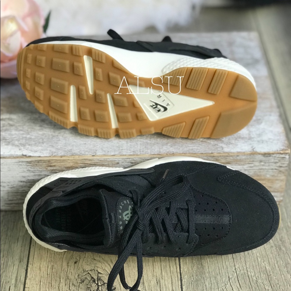 Nike Air Huarache Run Suede Black Deep White W - Picture 5 of 8